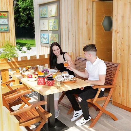 Honey Paradise Glamping Resort Dobova Екстер'єр фото