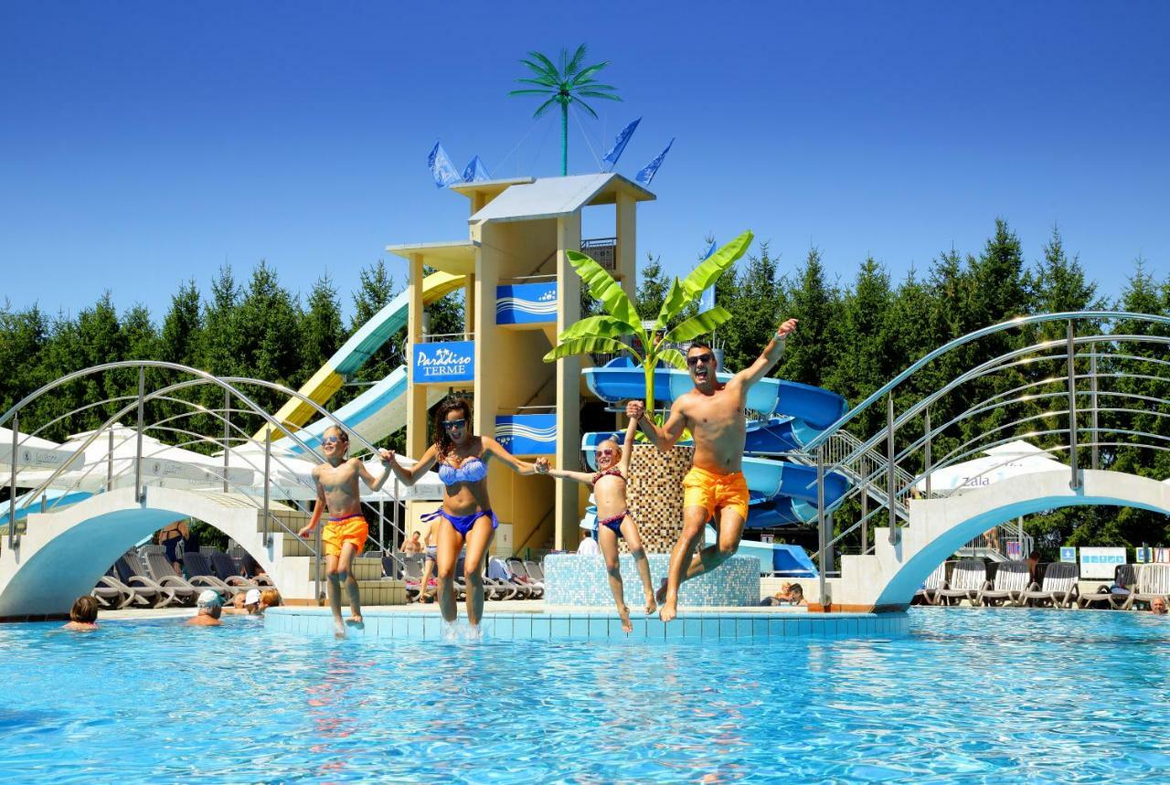 Honey Paradise Glamping Resort Dobova Екстер'єр фото