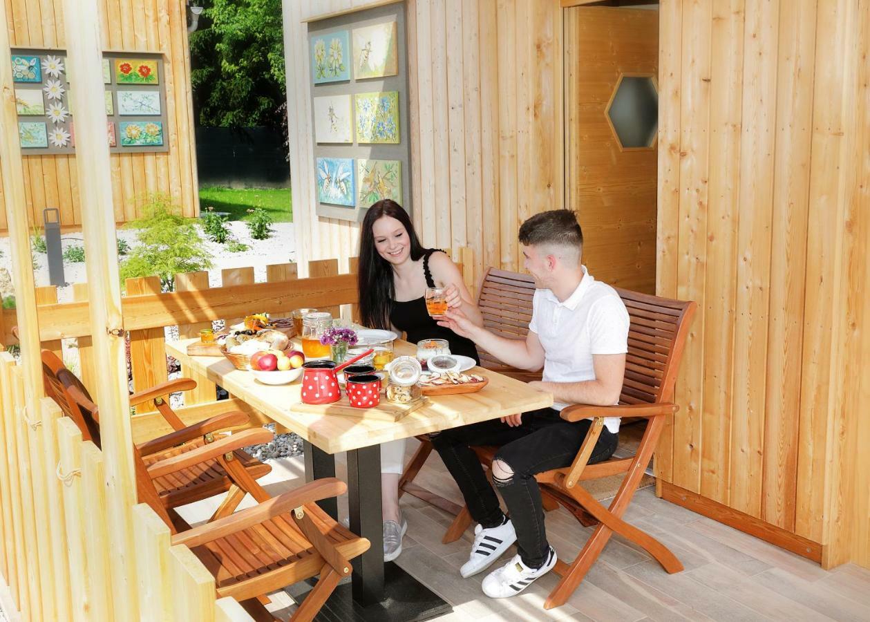 Honey Paradise Glamping Resort Dobova Екстер'єр фото