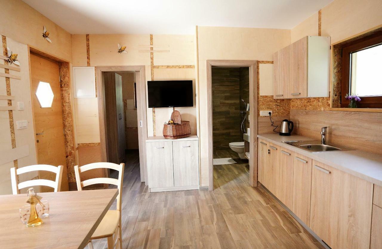 Honey Paradise Glamping Resort Dobova Екстер'єр фото