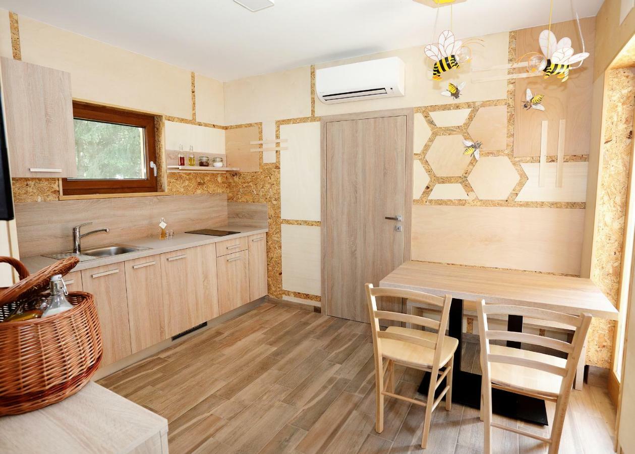 Honey Paradise Glamping Resort Dobova Екстер'єр фото